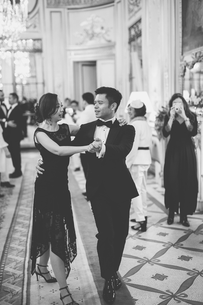inttimate wedding at Le Maurice Palace