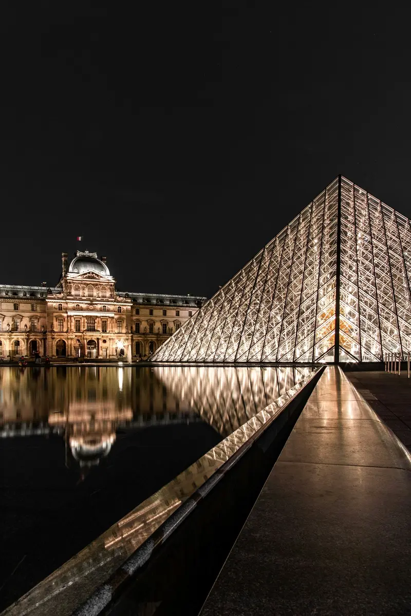 marriage proposal paris louvre