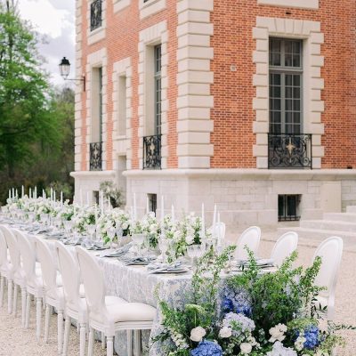 photoshoot wedding in europe cassia thomas blue decor outdoor reception